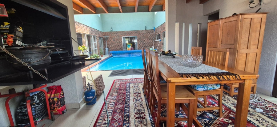 6 Bedroom Property for Sale in Volksrust Mpumalanga