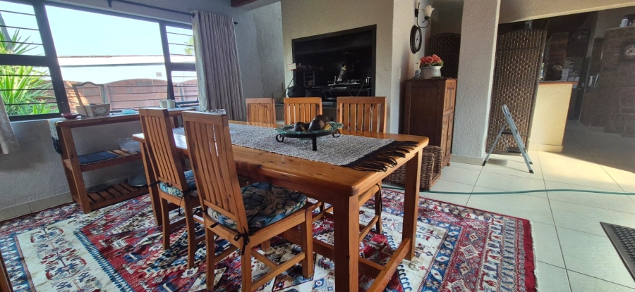 6 Bedroom Property for Sale in Volksrust Mpumalanga