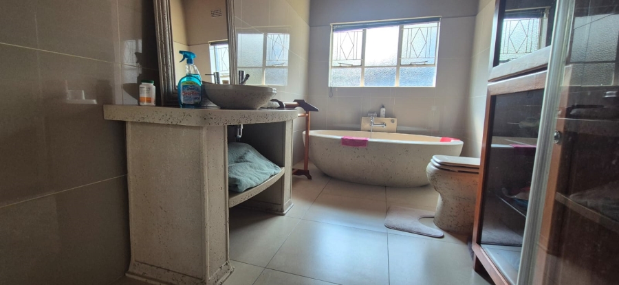 6 Bedroom Property for Sale in Volksrust Mpumalanga
