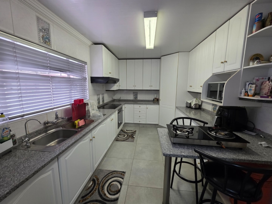 4 Bedroom Property for Sale in Sunset Park Mpumalanga