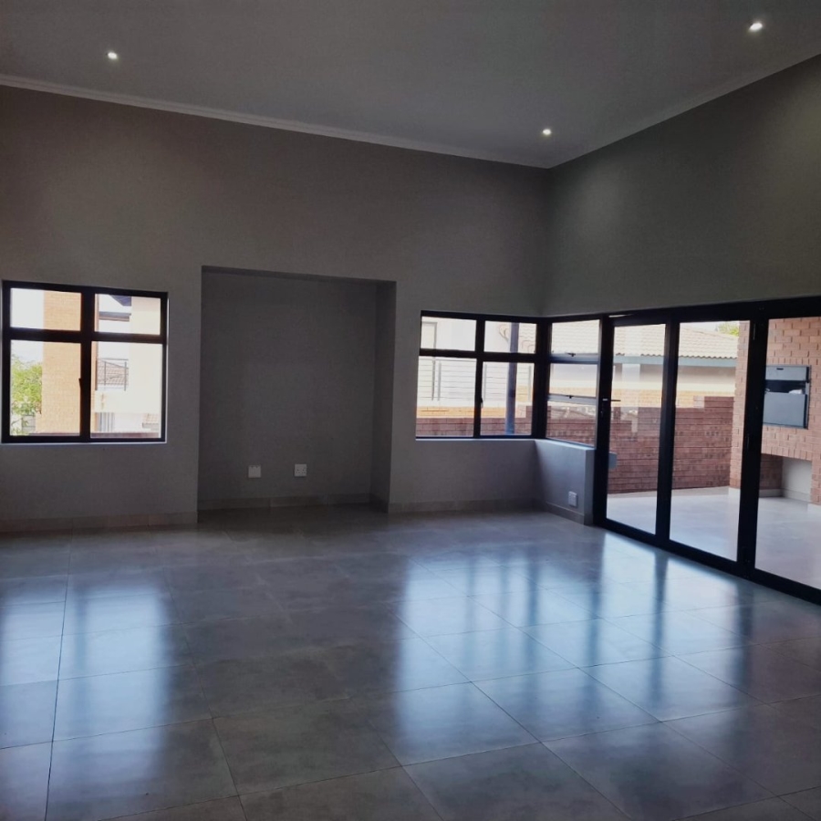 4 Bedroom Property for Sale in Sonheuwel Ext 1 Mpumalanga