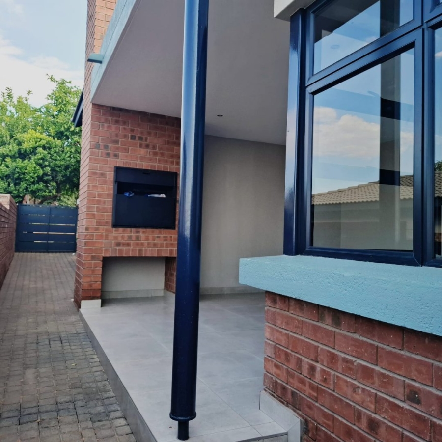 4 Bedroom Property for Sale in Sonheuwel Ext 1 Mpumalanga