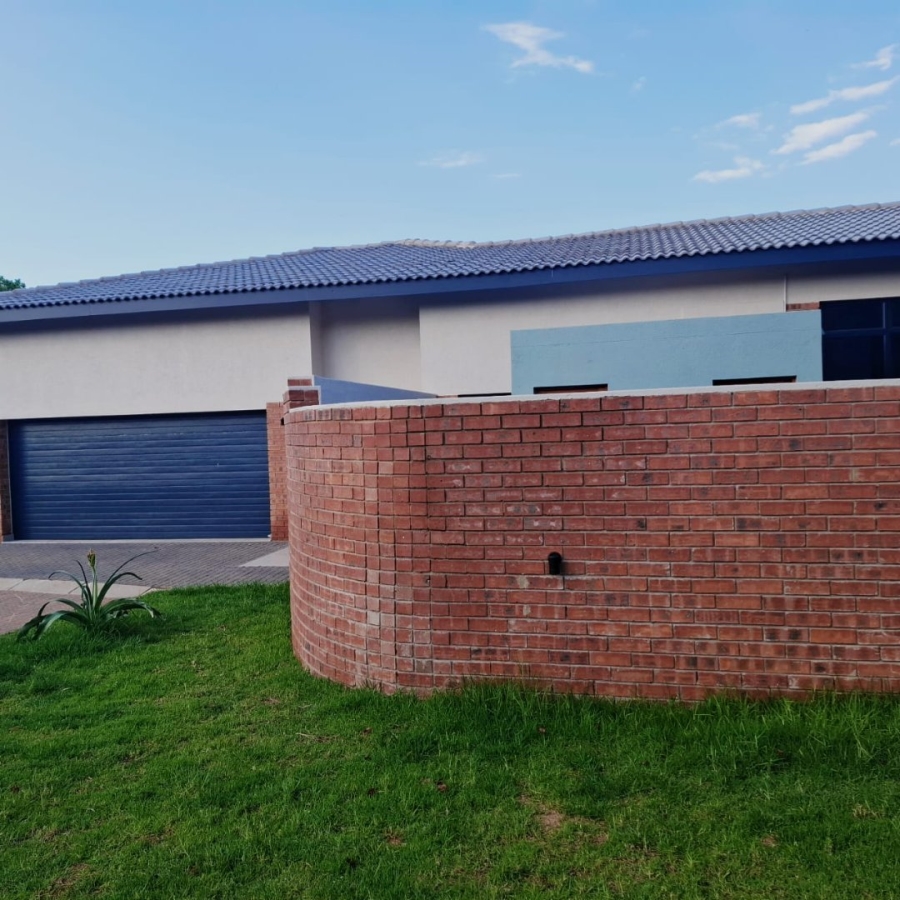 4 Bedroom Property for Sale in Sonheuwel Ext 1 Mpumalanga