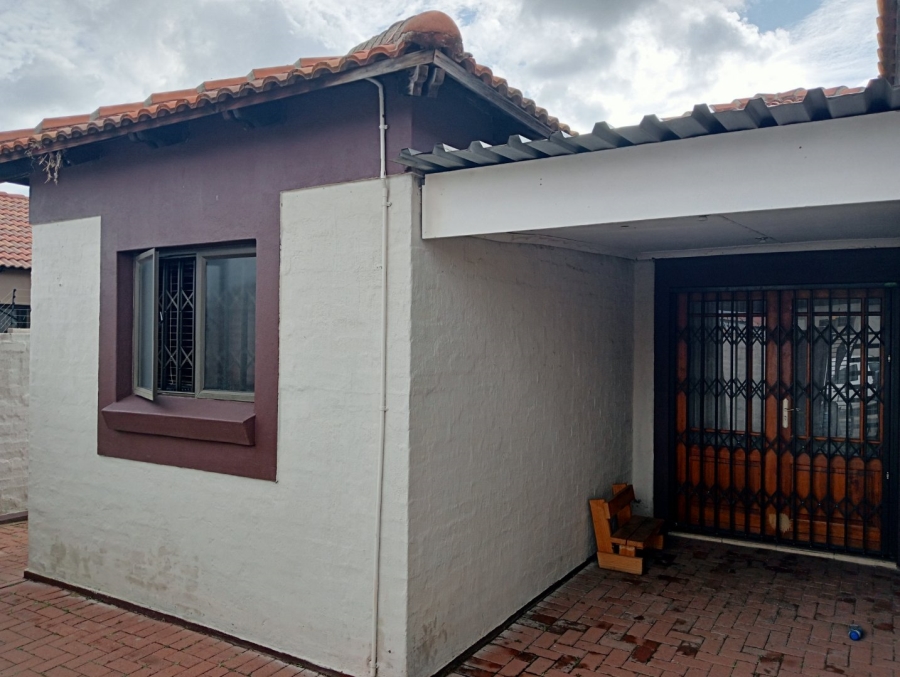 To Let 3 Bedroom Property for Rent in Noordrand Mpumalanga
