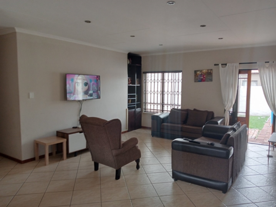 To Let 3 Bedroom Property for Rent in Noordrand Mpumalanga