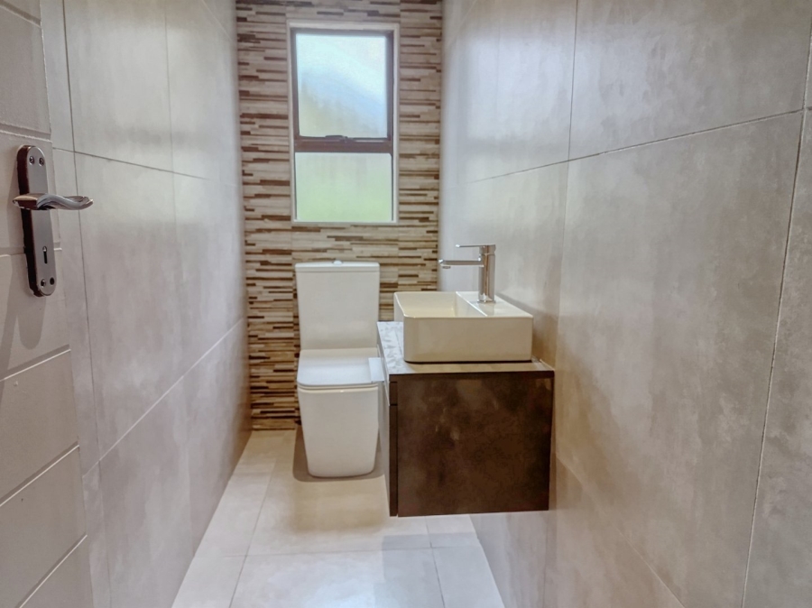 5 Bedroom Property for Sale in Kingsview Ext 1 Mpumalanga