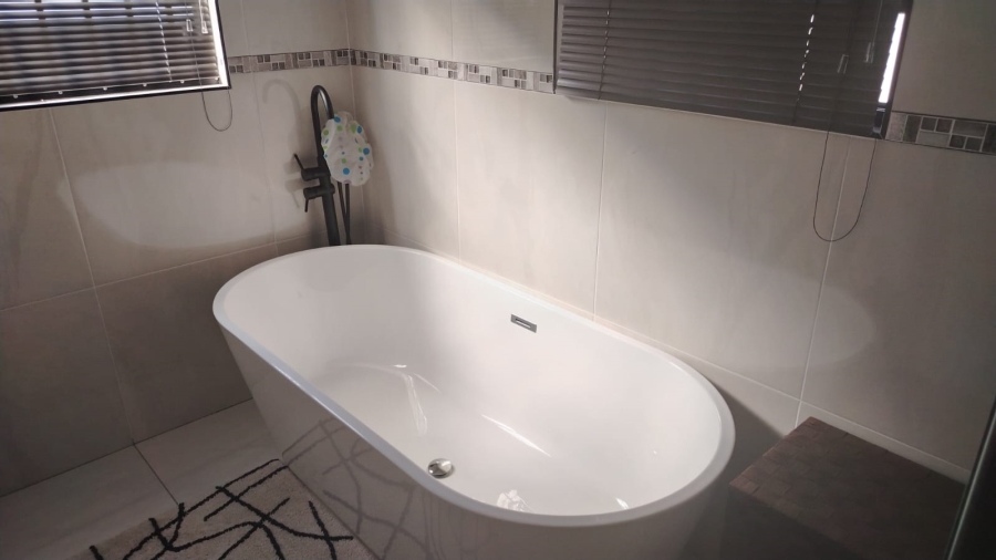 5 Bedroom Property for Sale in Clewer Mpumalanga