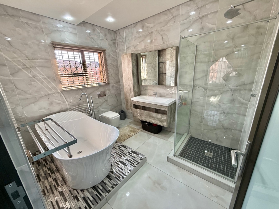 4 Bedroom Property for Sale in Aerorand Mpumalanga
