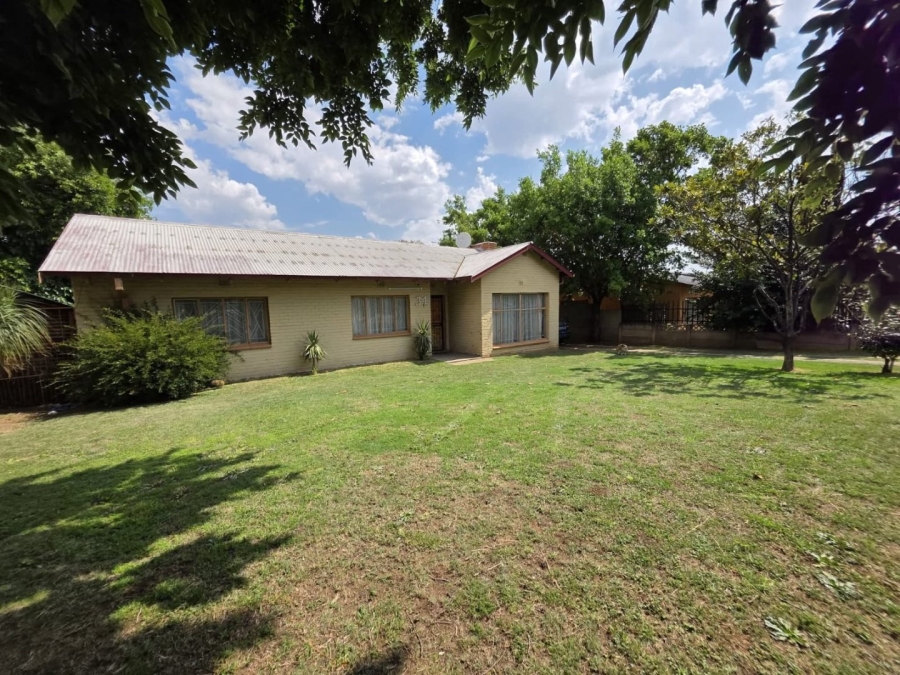 3 Bedroom Property for Sale in Witbank Ext 8 Mpumalanga