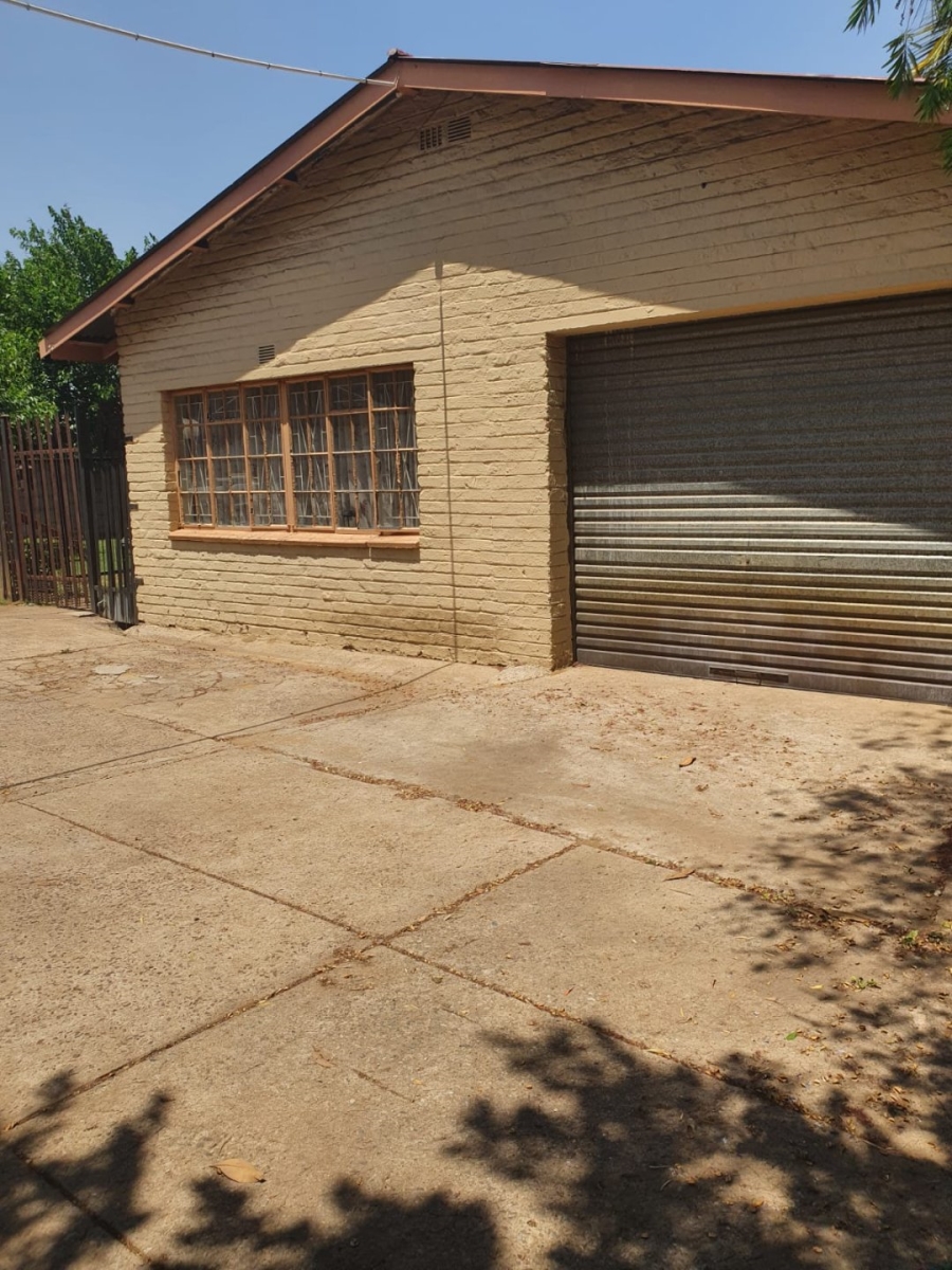 3 Bedroom Property for Sale in Witbank Ext 8 Mpumalanga