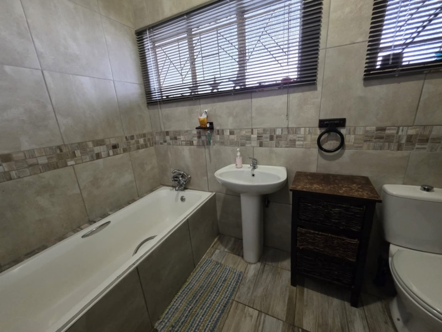 3 Bedroom Property for Sale in Witbank Ext 8 Mpumalanga