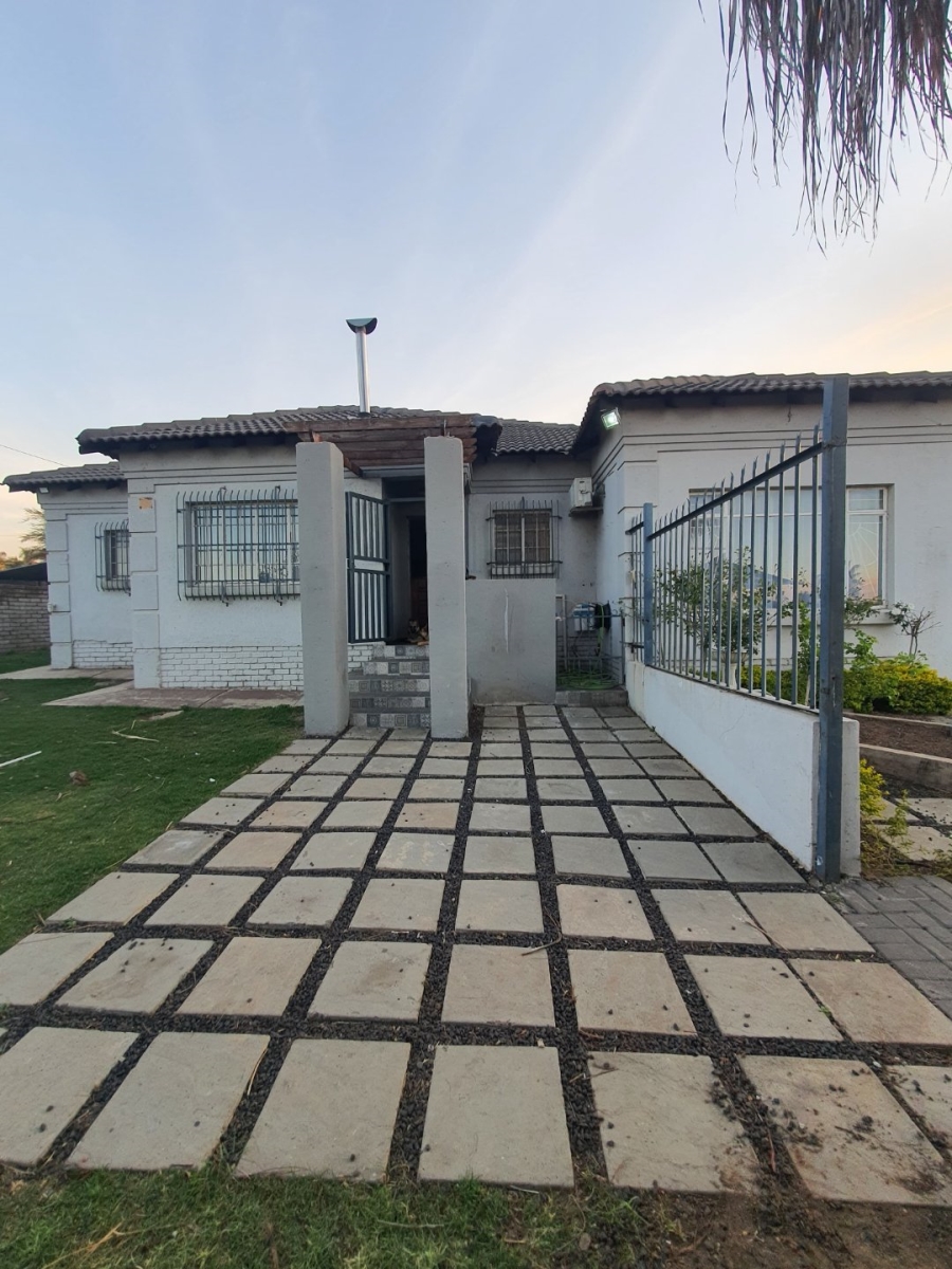 To Let 3 Bedroom Property for Rent in Model Park Mpumalanga