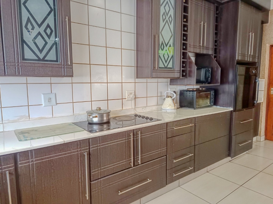6 Bedroom Property for Sale in White River Ext 18 Mpumalanga