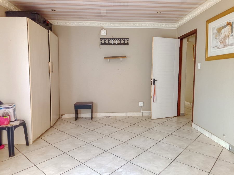 6 Bedroom Property for Sale in White River Ext 18 Mpumalanga
