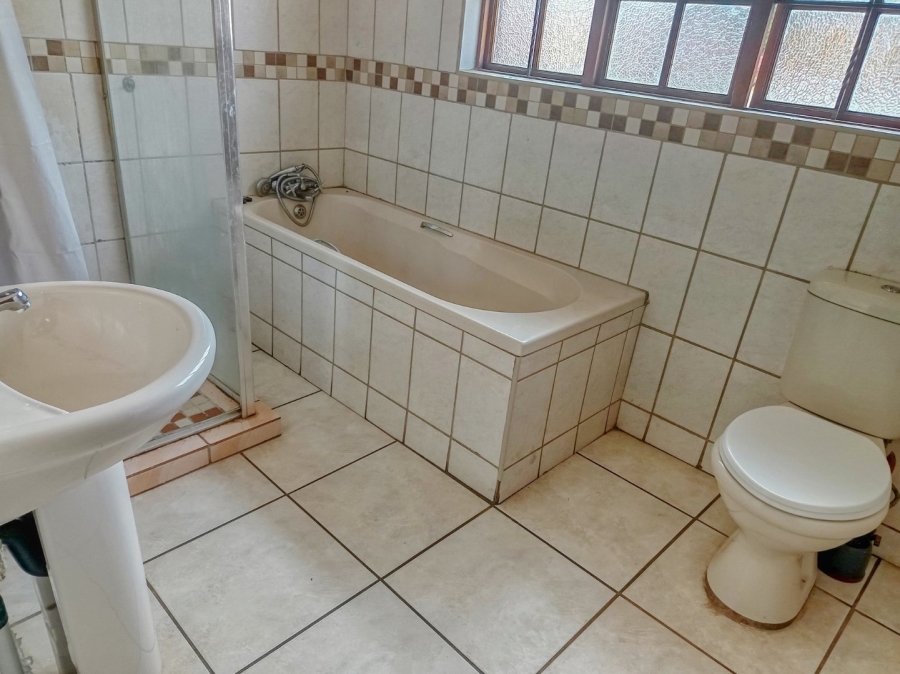 6 Bedroom Property for Sale in White River Ext 18 Mpumalanga
