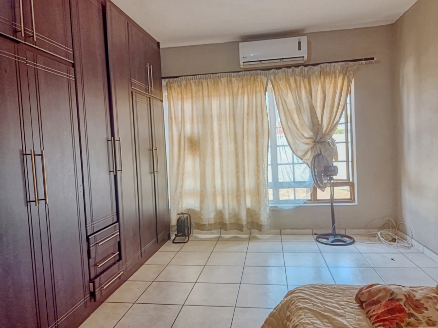 6 Bedroom Property for Sale in White River Ext 18 Mpumalanga