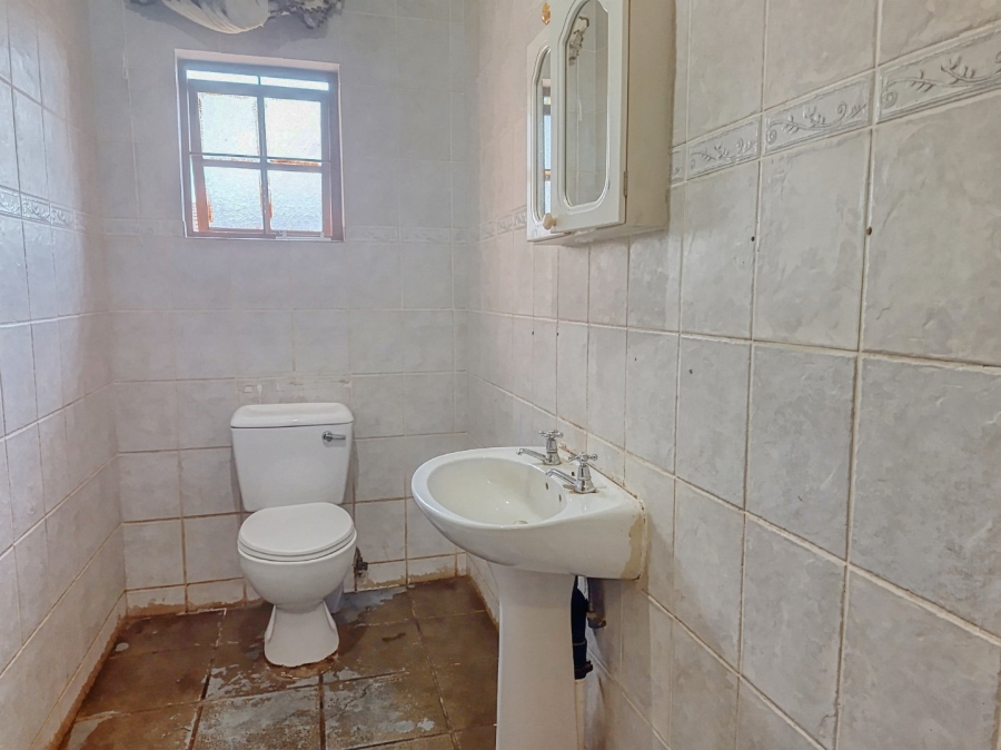 6 Bedroom Property for Sale in White River Ext 18 Mpumalanga