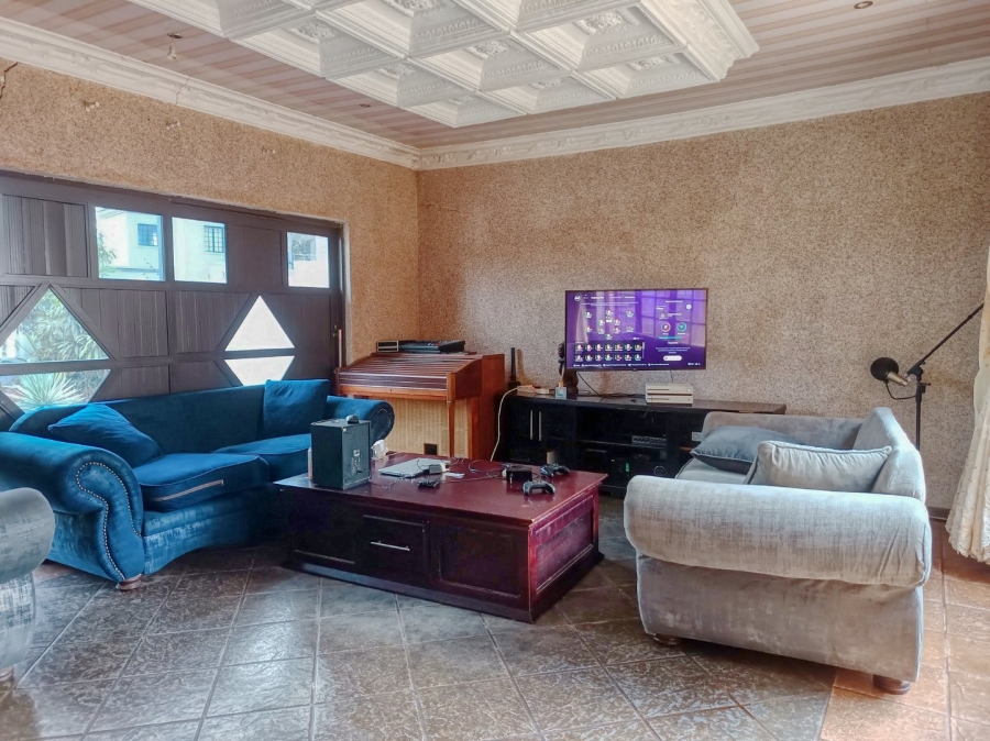 6 Bedroom Property for Sale in White River Ext 18 Mpumalanga