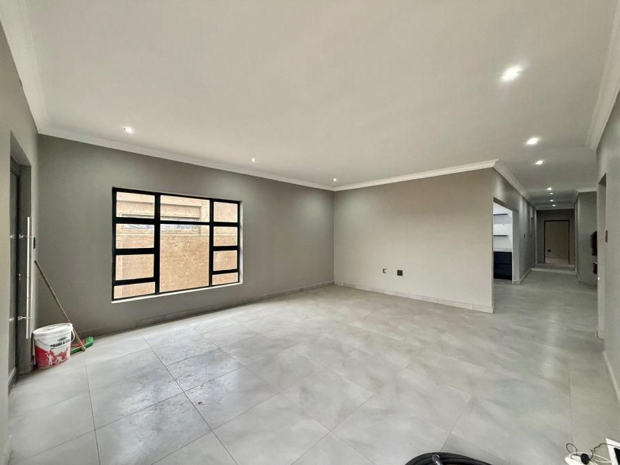 4 Bedroom Property for Sale in Aerorand Mpumalanga