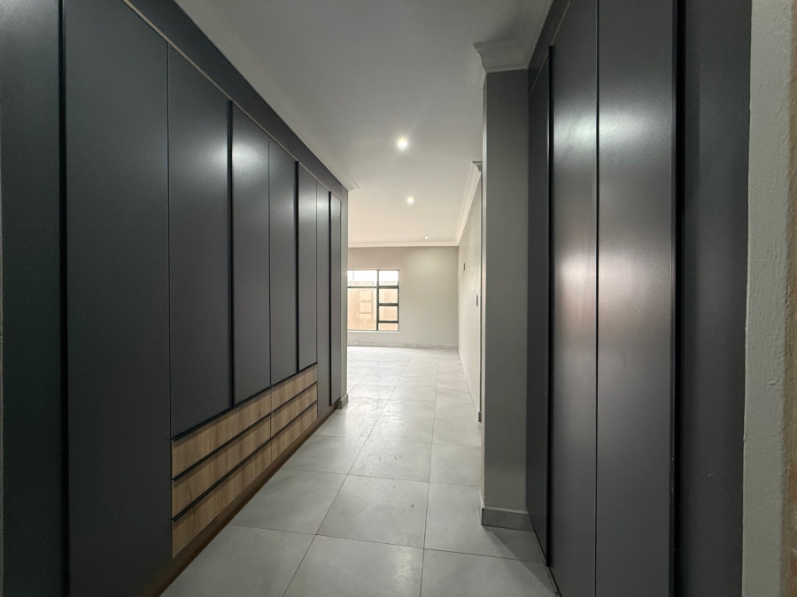 4 Bedroom Property for Sale in Aerorand Mpumalanga