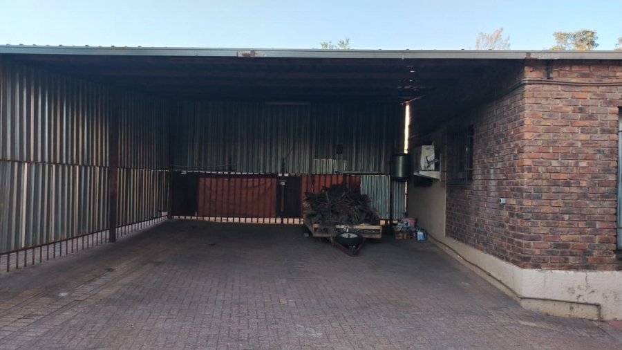 4 Bedroom Property for Sale in Witbank Ext 16 Mpumalanga