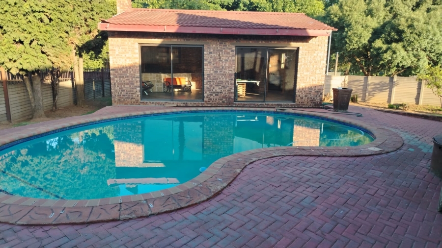 4 Bedroom Property for Sale in Witbank Ext 16 Mpumalanga