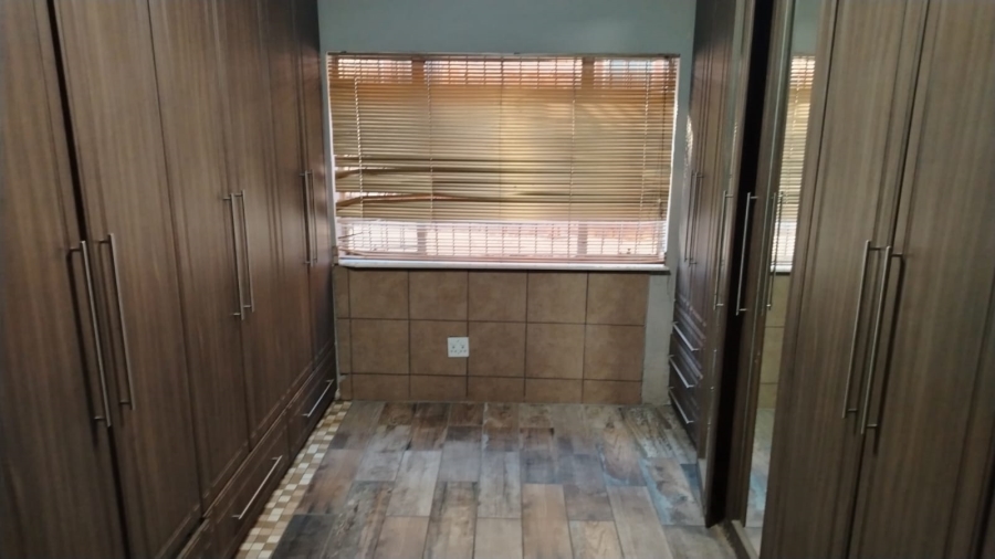 4 Bedroom Property for Sale in Witbank Ext 16 Mpumalanga