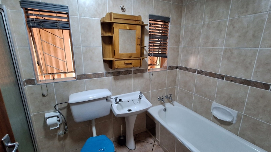 4 Bedroom Property for Sale in Kruinpark Mpumalanga