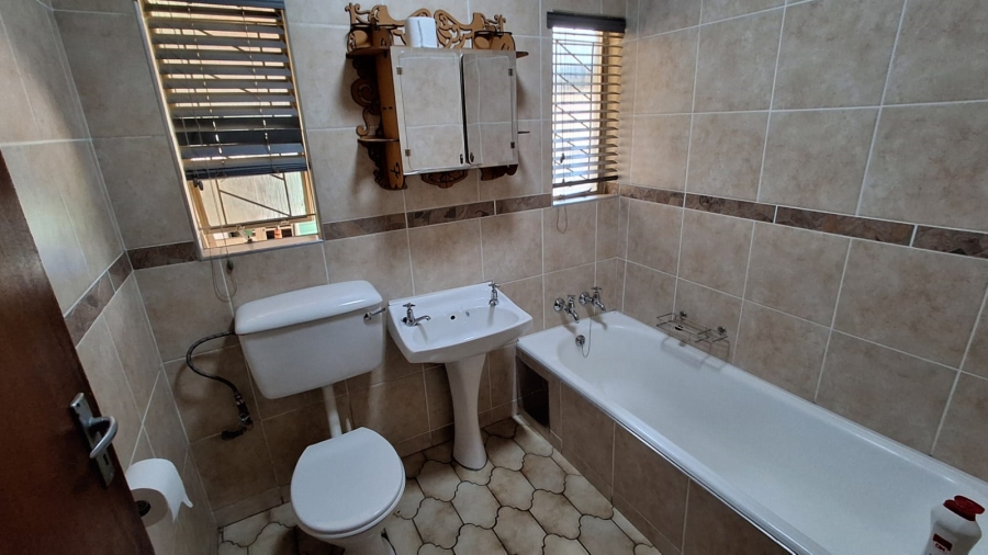 4 Bedroom Property for Sale in Kruinpark Mpumalanga
