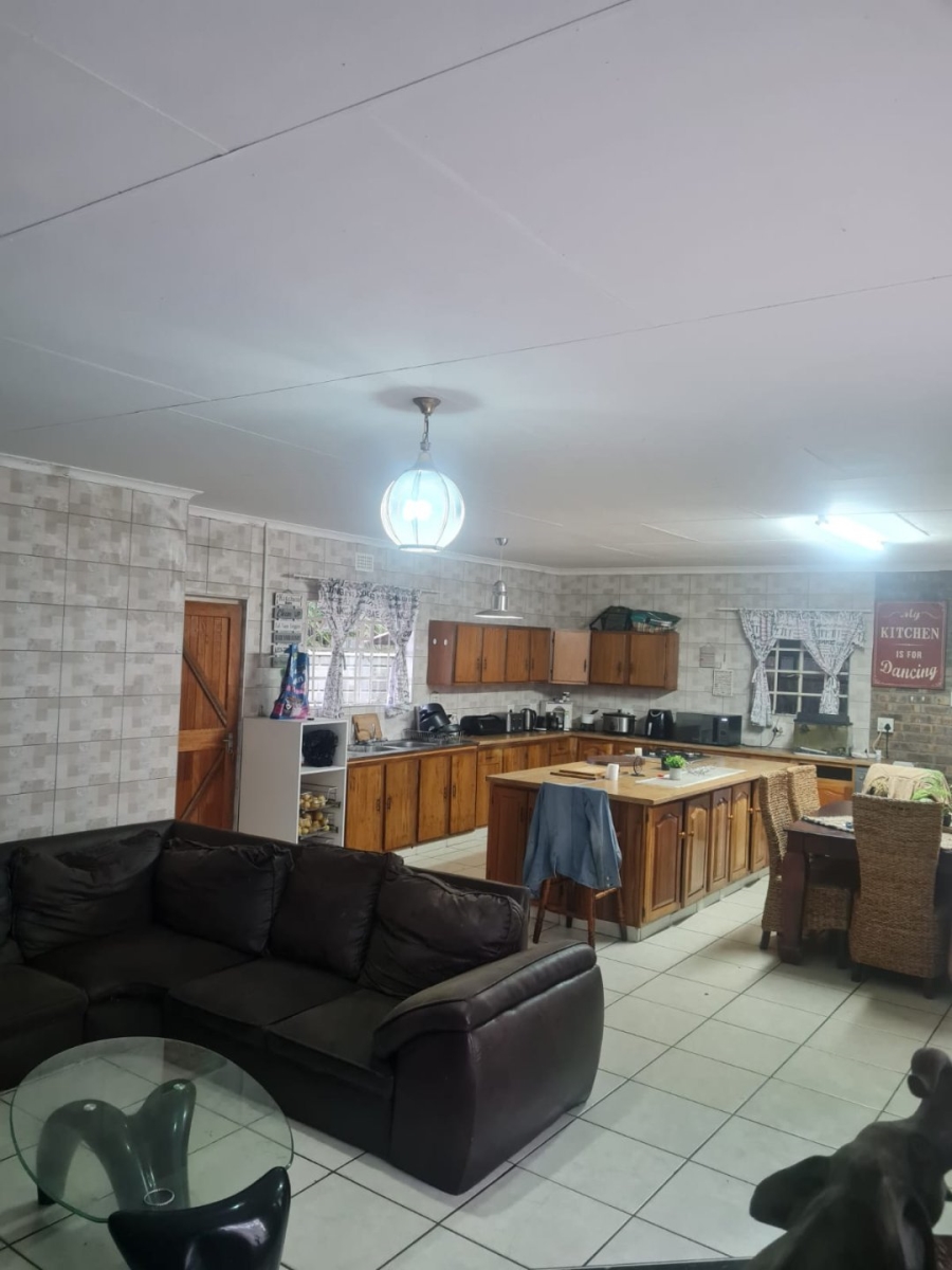 To Let 3 Bedroom Property for Rent in Model Park Mpumalanga