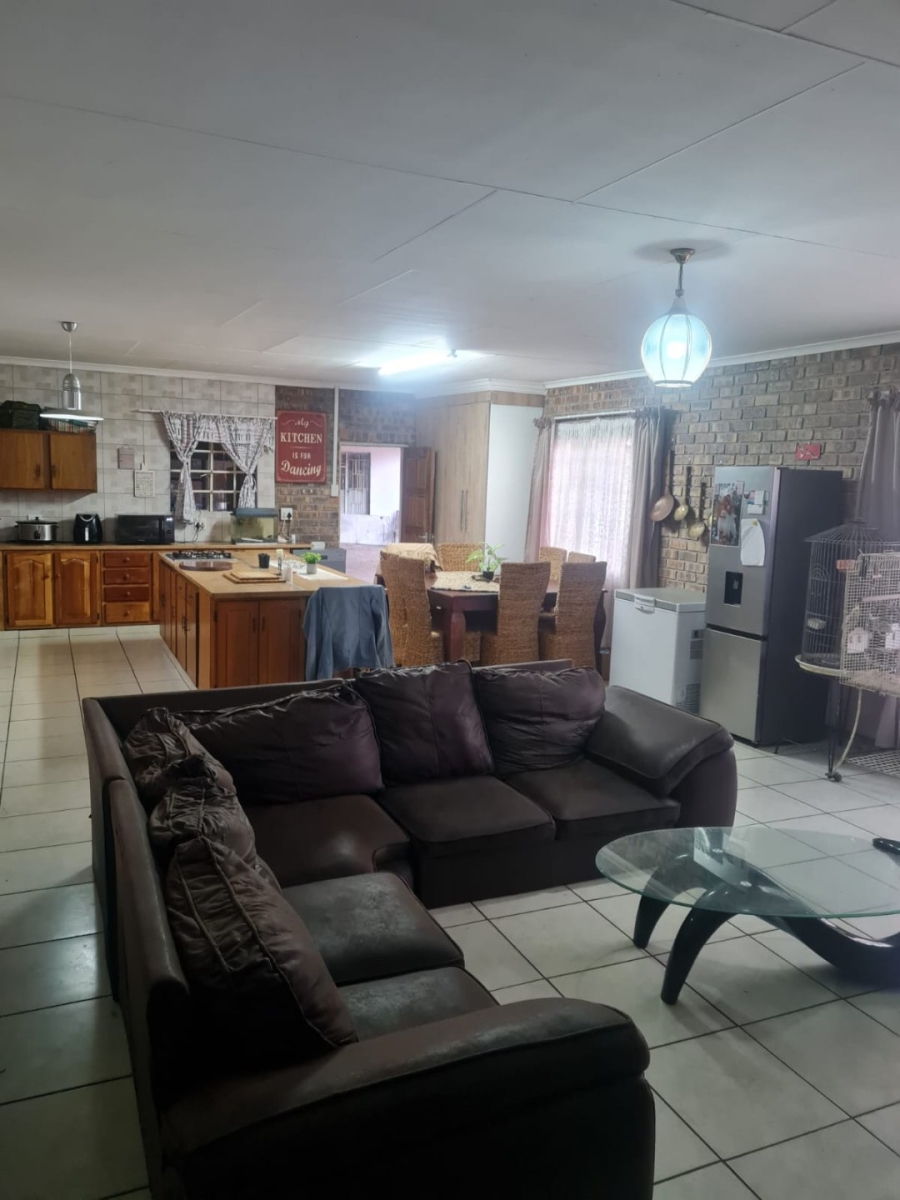 To Let 3 Bedroom Property for Rent in Model Park Mpumalanga