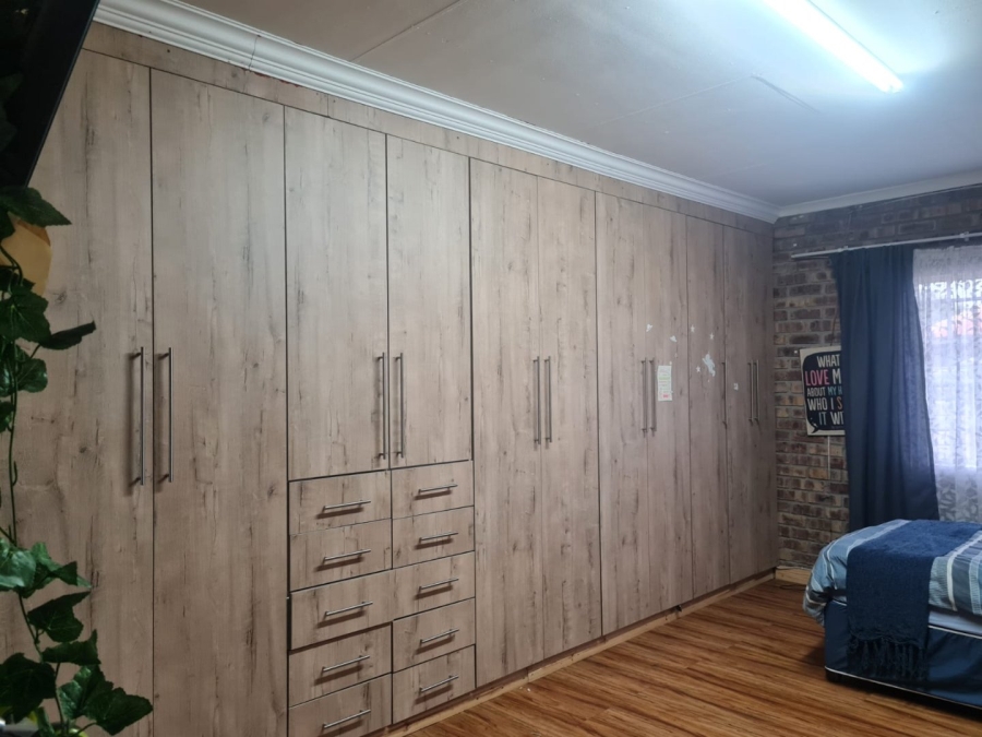 To Let 3 Bedroom Property for Rent in Model Park Mpumalanga