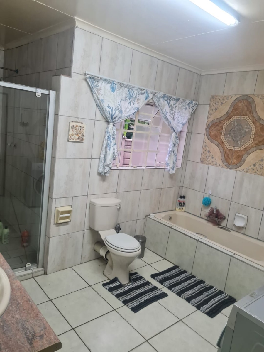 To Let 3 Bedroom Property for Rent in Model Park Mpumalanga