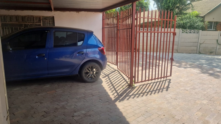 To Let 3 Bedroom Property for Rent in Model Park Mpumalanga