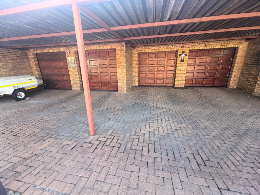 3 Bedroom Property for Sale in Die Heuwel Ext 4 Mpumalanga