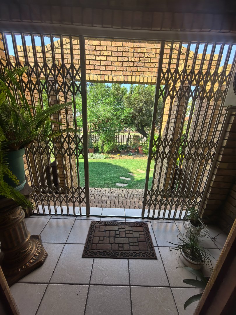 3 Bedroom Property for Sale in Die Heuwel Ext 4 Mpumalanga