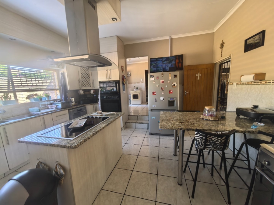 3 Bedroom Property for Sale in Die Heuwel Ext 4 Mpumalanga