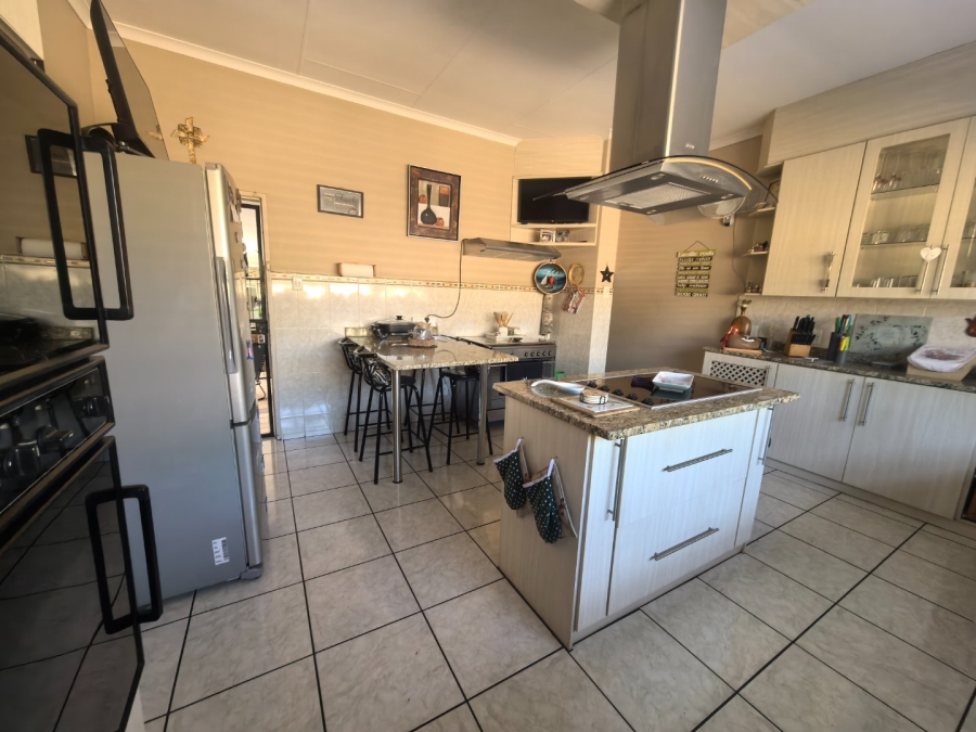 3 Bedroom Property for Sale in Die Heuwel Ext 4 Mpumalanga