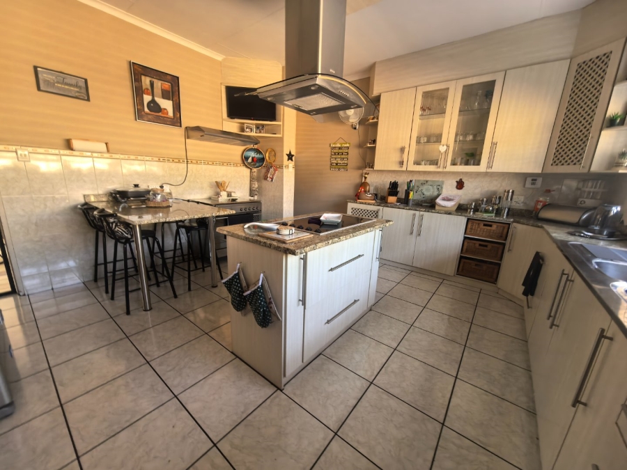 3 Bedroom Property for Sale in Die Heuwel Ext 4 Mpumalanga