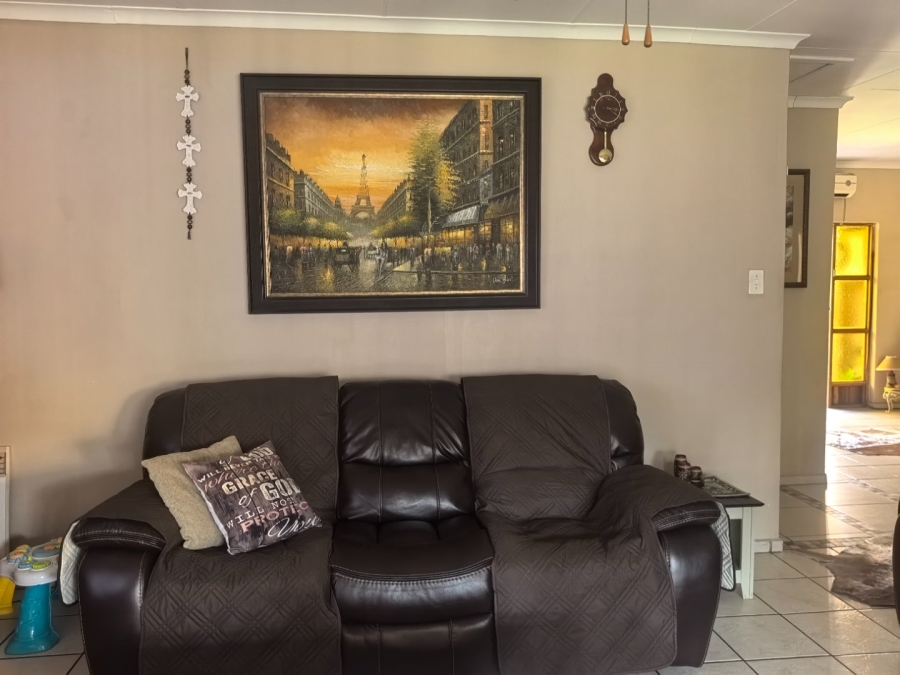 3 Bedroom Property for Sale in Die Heuwel Ext 4 Mpumalanga