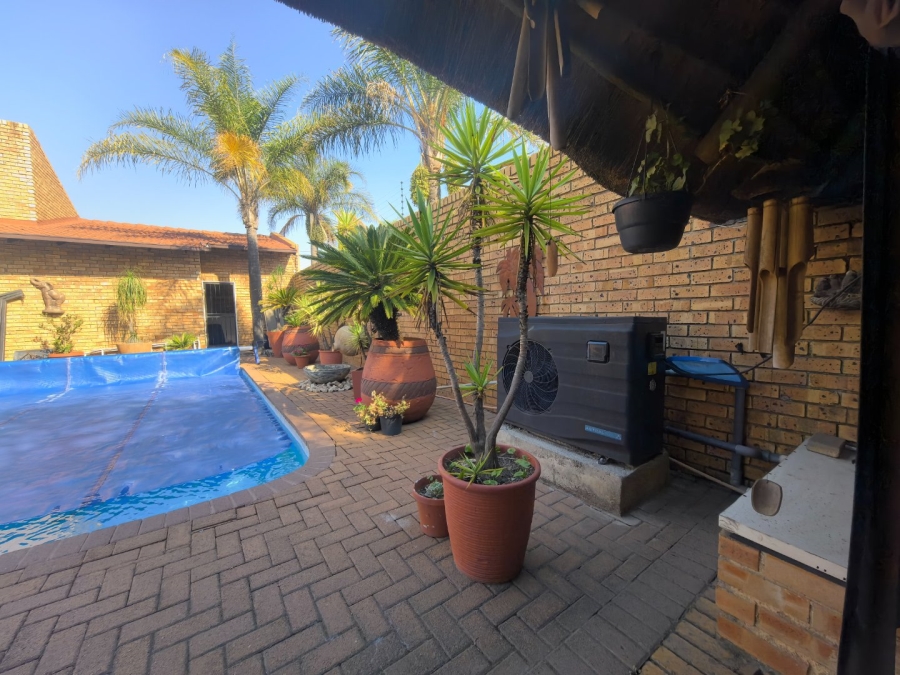 3 Bedroom Property for Sale in Die Heuwel Ext 4 Mpumalanga