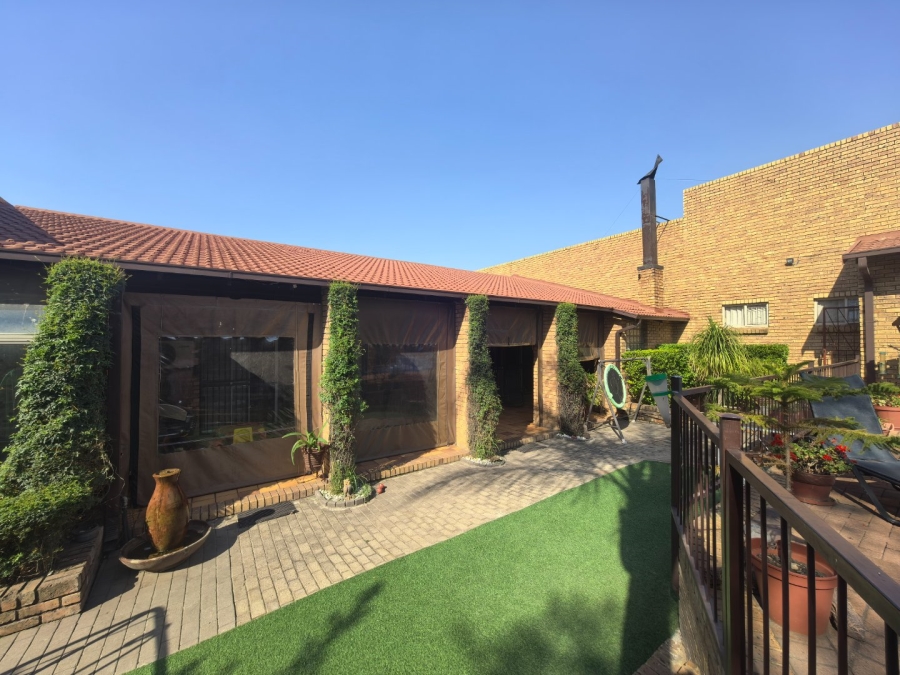 3 Bedroom Property for Sale in Die Heuwel Ext 4 Mpumalanga