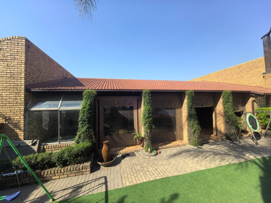 3 Bedroom Property for Sale in Die Heuwel Ext 4 Mpumalanga