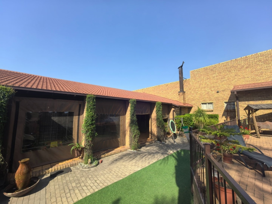 3 Bedroom Property for Sale in Die Heuwel Ext 4 Mpumalanga