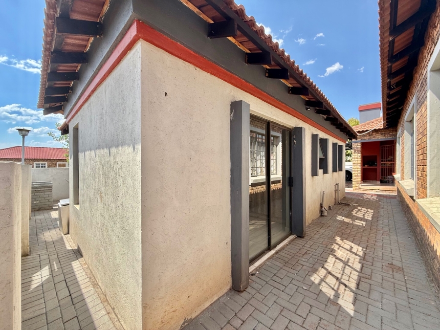 To Let 2 Bedroom Property for Rent in Eastdene Mpumalanga