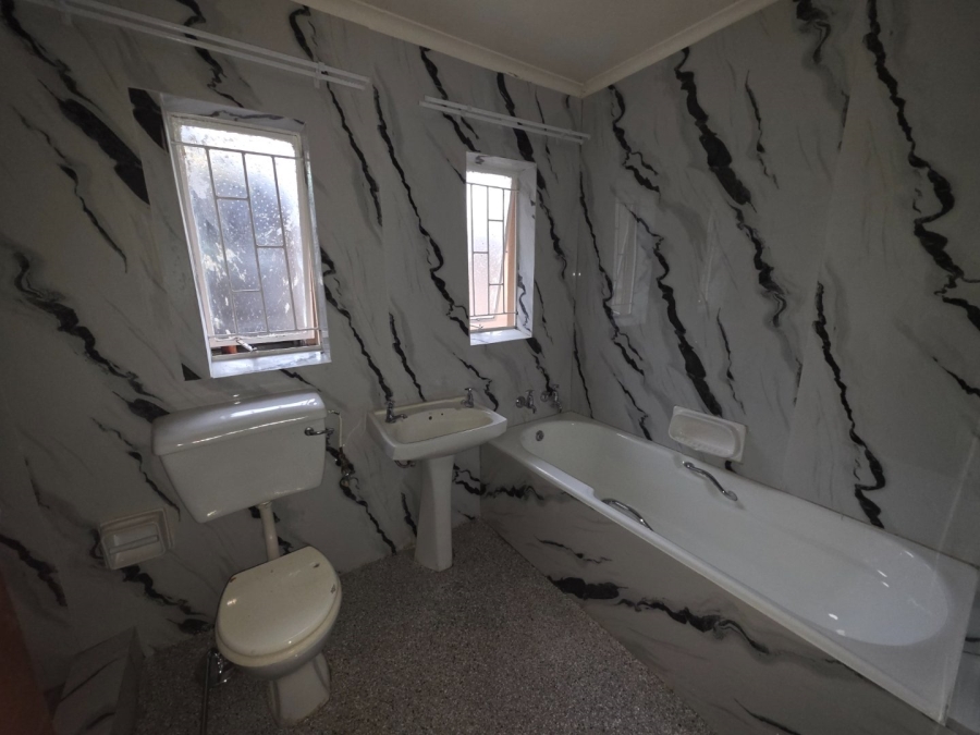 To Let 4 Bedroom Property for Rent in Kruinpark Mpumalanga