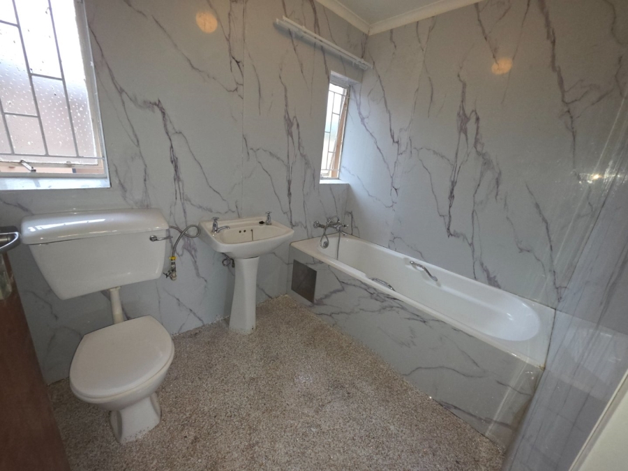 To Let 4 Bedroom Property for Rent in Kruinpark Mpumalanga