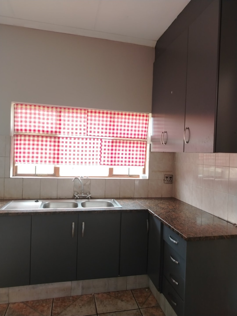 To Let 3 Bedroom Property for Rent in Model Park Mpumalanga