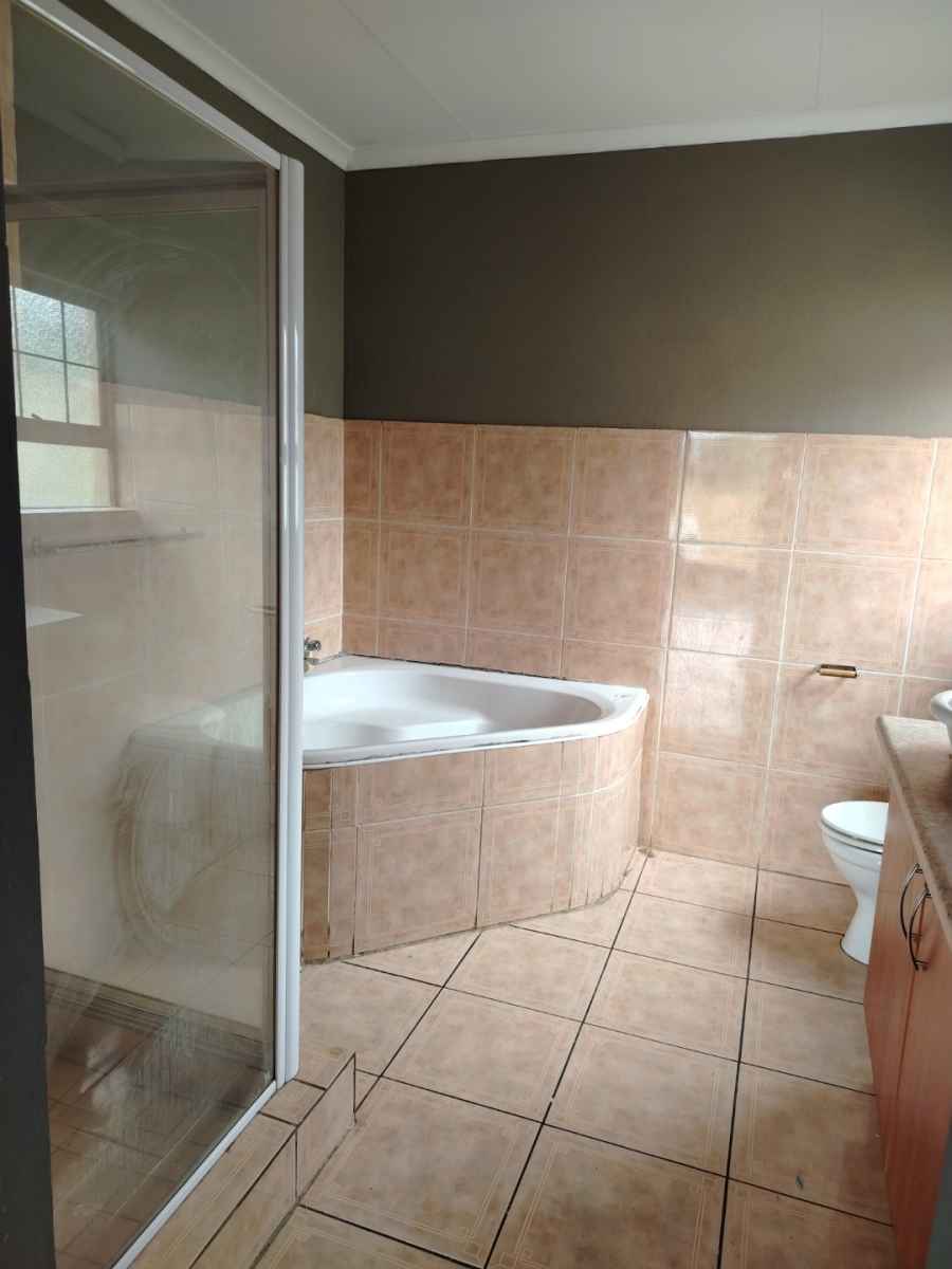 To Let 3 Bedroom Property for Rent in Model Park Mpumalanga