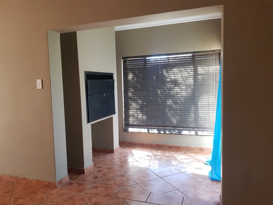 To Let 3 Bedroom Property for Rent in Reyno Ridge Mpumalanga